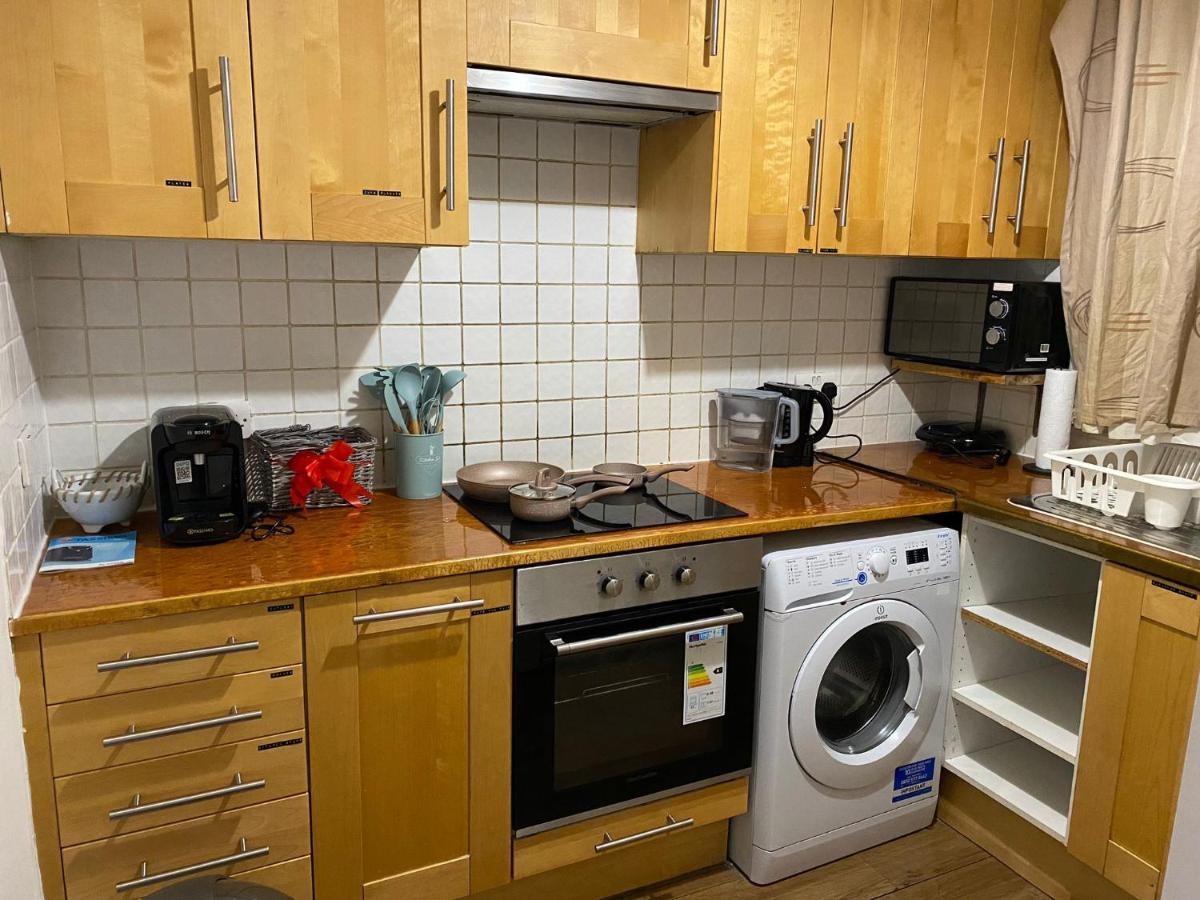 Huge And Affordable 3 Bedroom Flat In Hammersmith For 7 People With Welcome Breakfast ロンドン エクステリア 写真