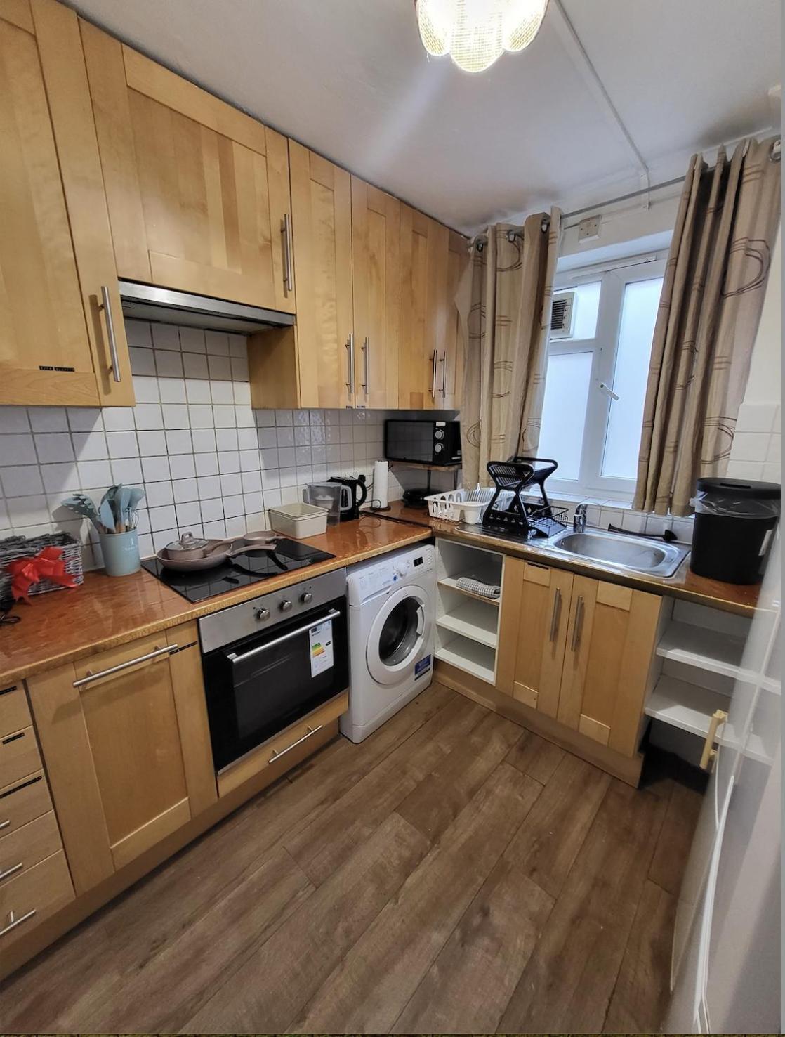 Huge And Affordable 3 Bedroom Flat In Hammersmith For 7 People With Welcome Breakfast ロンドン エクステリア 写真