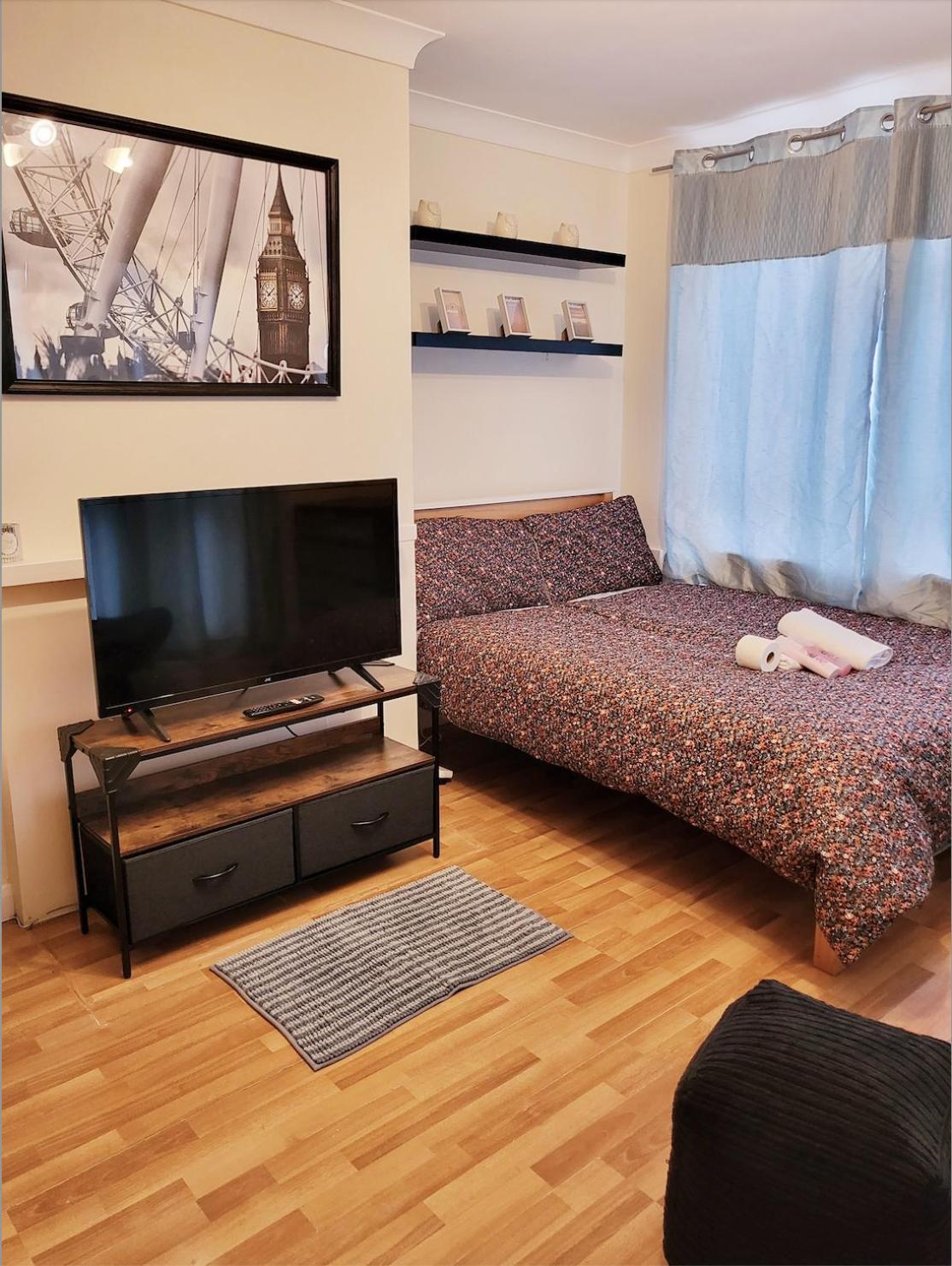 Huge And Affordable 3 Bedroom Flat In Hammersmith For 7 People With Welcome Breakfast ロンドン エクステリア 写真