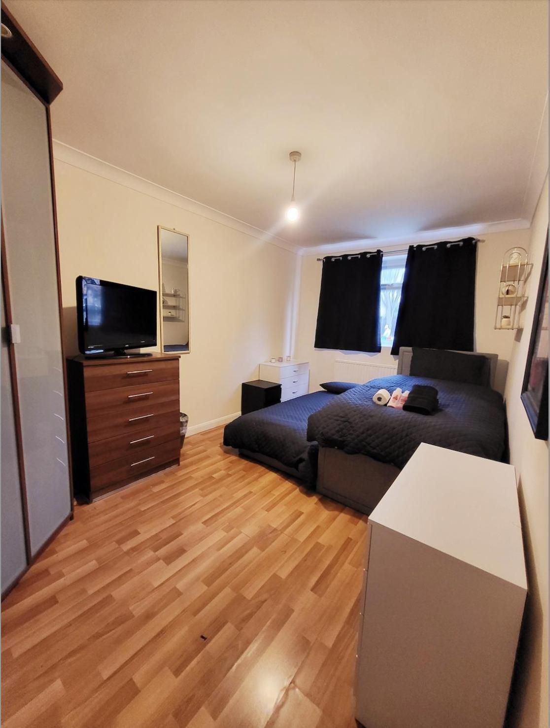 Huge And Affordable 3 Bedroom Flat In Hammersmith For 7 People With Welcome Breakfast ロンドン エクステリア 写真
