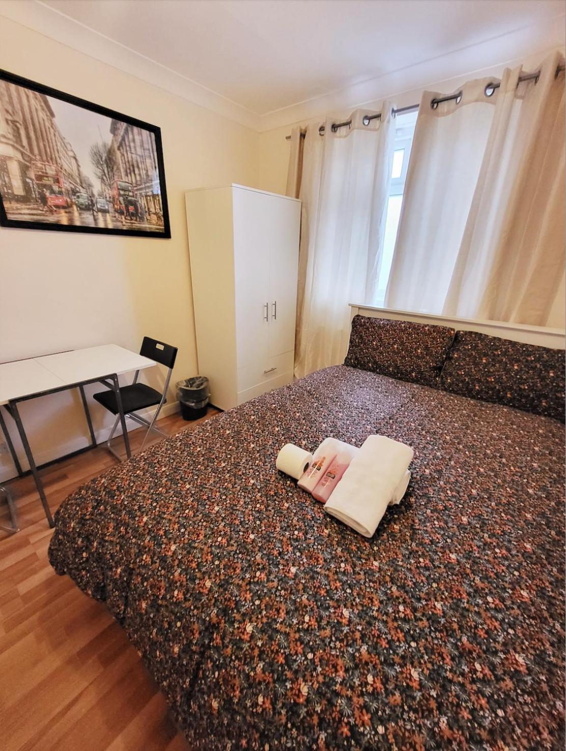 Huge And Affordable 3 Bedroom Flat In Hammersmith For 7 People With Welcome Breakfast ロンドン エクステリア 写真
