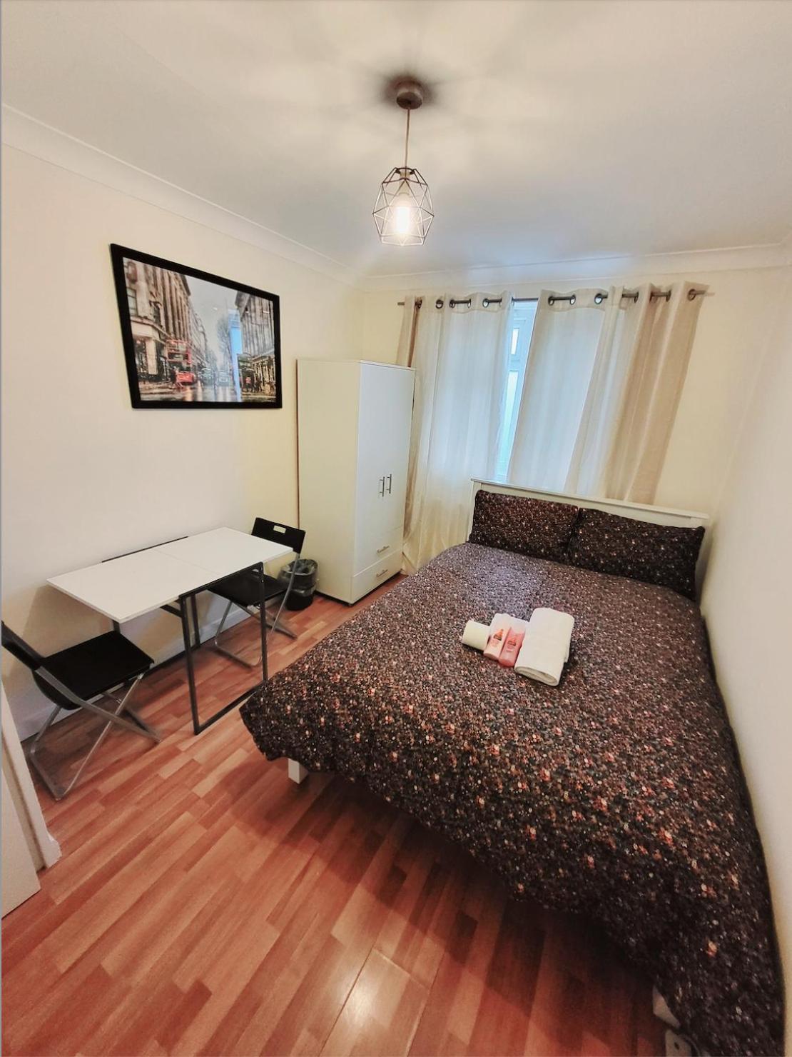Huge And Affordable 3 Bedroom Flat In Hammersmith For 7 People With Welcome Breakfast ロンドン エクステリア 写真
