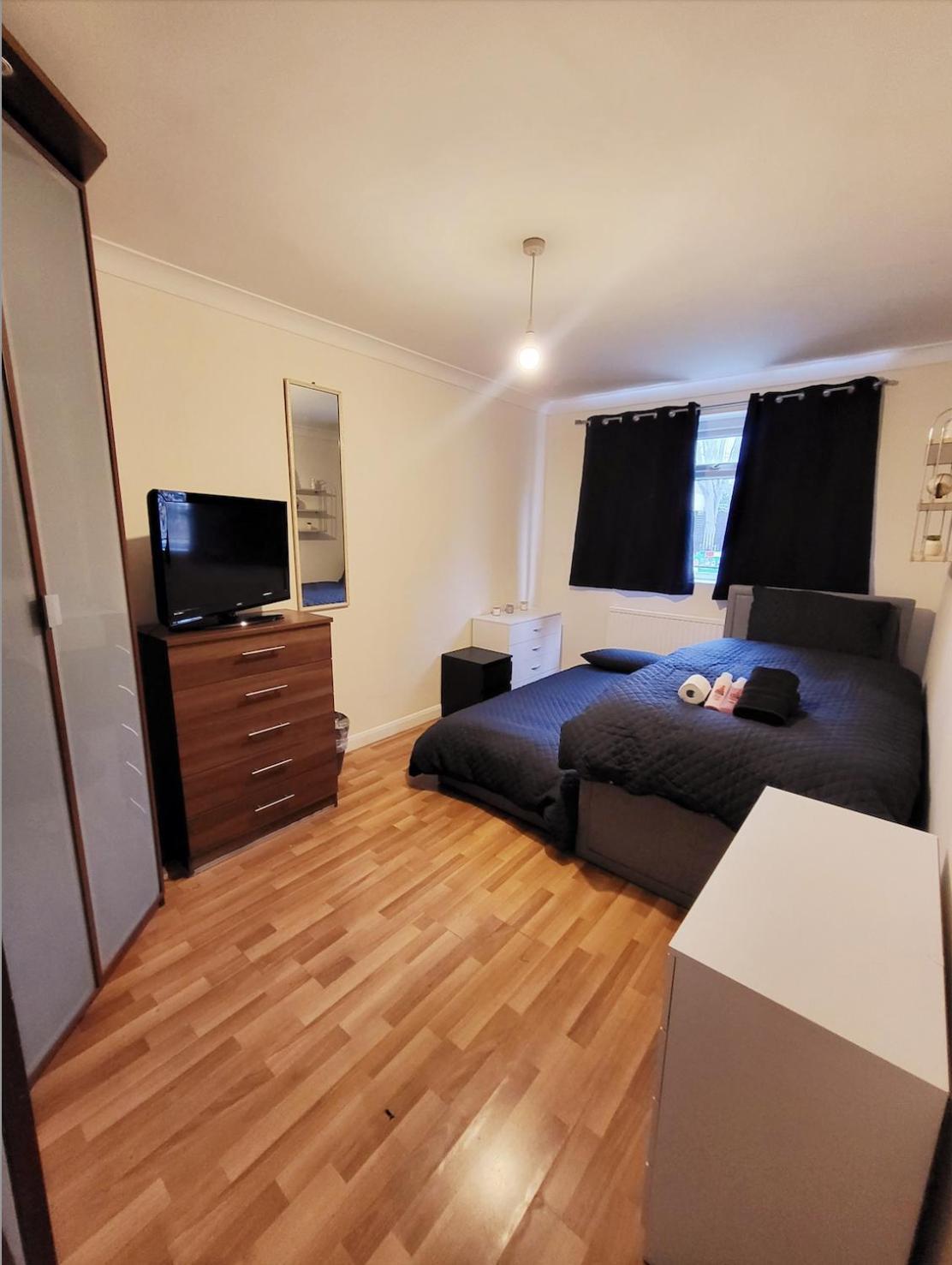 Huge And Affordable 3 Bedroom Flat In Hammersmith For 7 People With Welcome Breakfast ロンドン エクステリア 写真