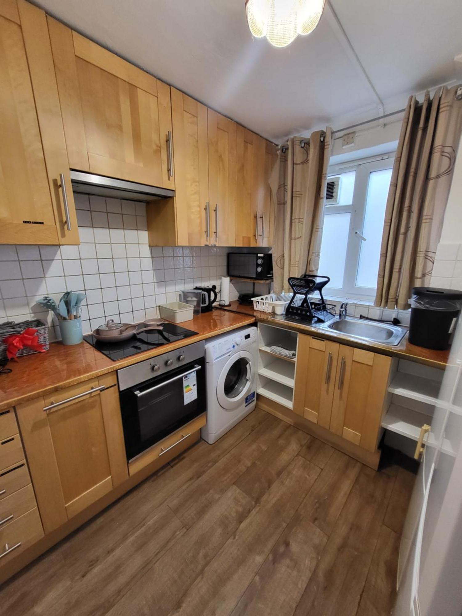 Huge And Affordable 3 Bedroom Flat In Hammersmith For 7 People With Welcome Breakfast ロンドン エクステリア 写真