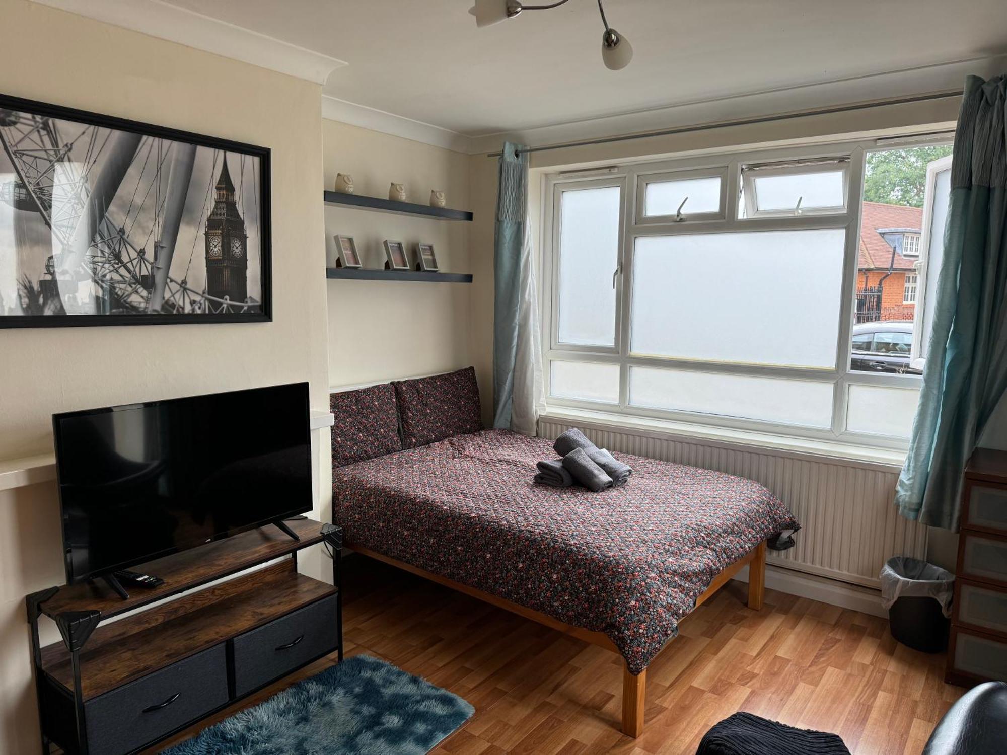 Huge And Affordable 3 Bedroom Flat In Hammersmith For 7 People With Welcome Breakfast ロンドン エクステリア 写真