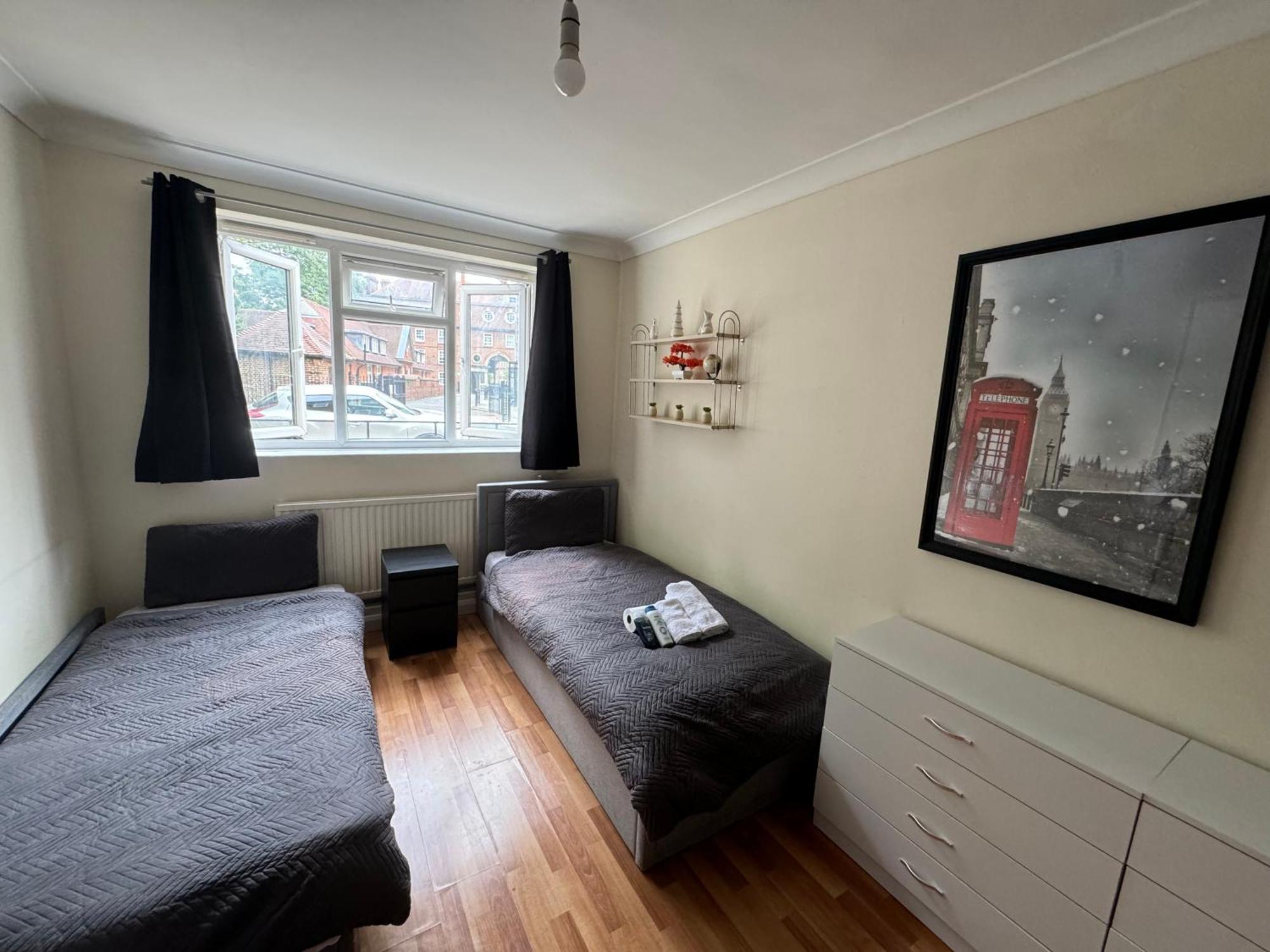 Huge And Affordable 3 Bedroom Flat In Hammersmith For 7 People With Welcome Breakfast ロンドン エクステリア 写真