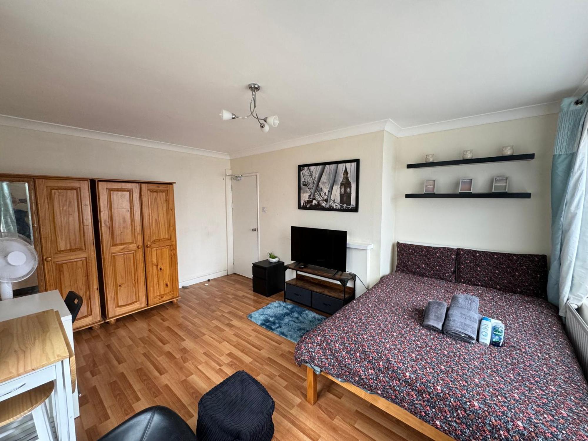 Huge And Affordable 3 Bedroom Flat In Hammersmith For 7 People With Welcome Breakfast ロンドン エクステリア 写真
