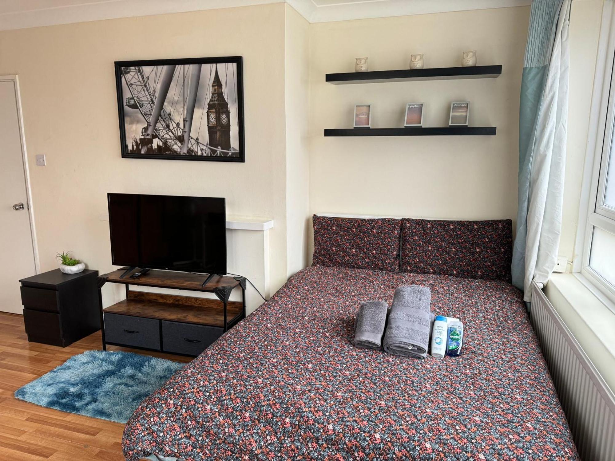 Huge And Affordable 3 Bedroom Flat In Hammersmith For 7 People With Welcome Breakfast ロンドン エクステリア 写真