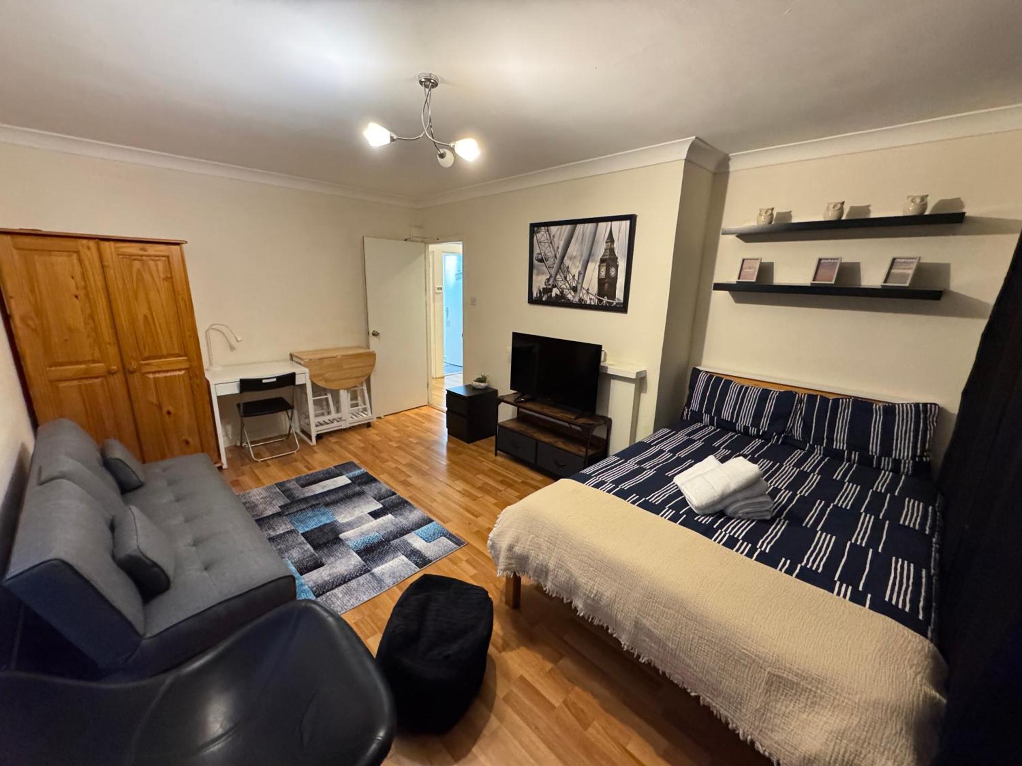 Huge And Affordable 3 Bedroom Flat In Hammersmith For 7 People With Welcome Breakfast ロンドン エクステリア 写真