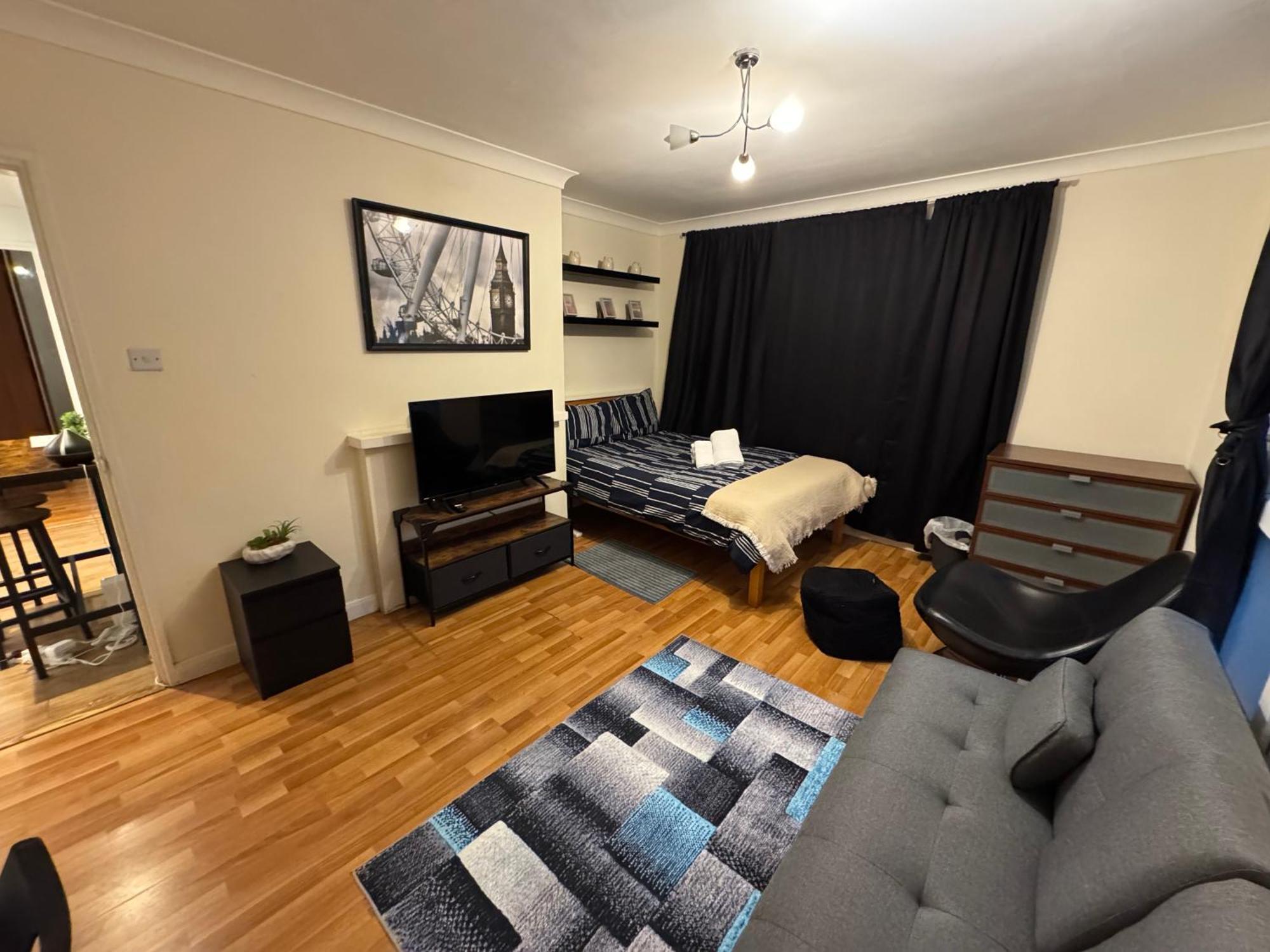 Huge And Affordable 3 Bedroom Flat In Hammersmith For 7 People With Welcome Breakfast ロンドン エクステリア 写真