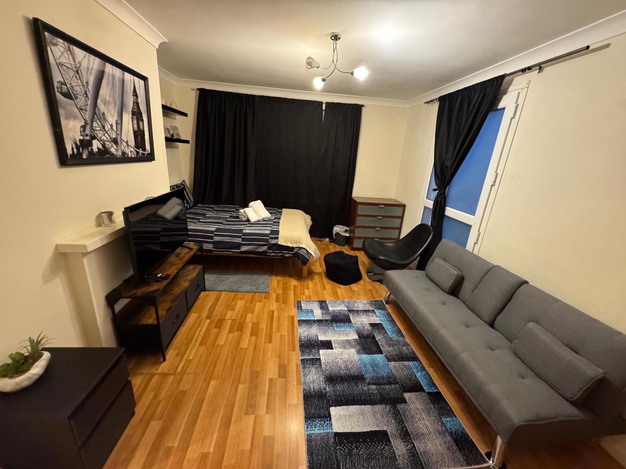 Huge And Affordable 3 Bedroom Flat In Hammersmith For 7 People With Welcome Breakfast ロンドン エクステリア 写真
